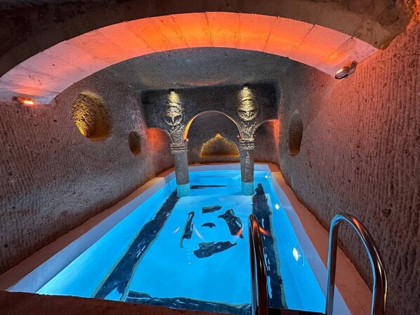 Chambre Double Deluxe, 1 très grand lit, accès piscine, vue piscine | Vue de la chambre