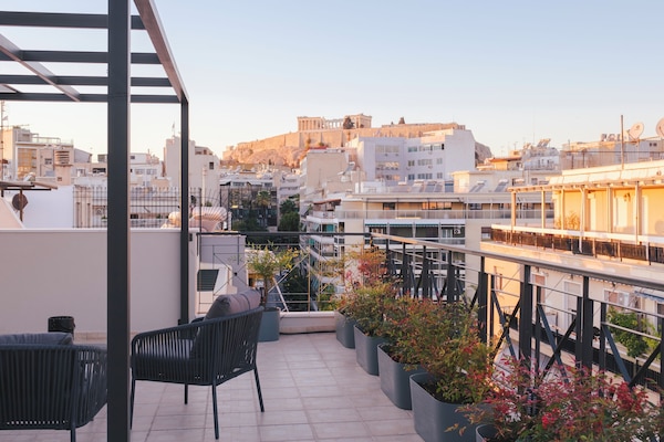 Penthouse (75 sqm) with Panoramic Acropolis View | Vistas desde la habitación