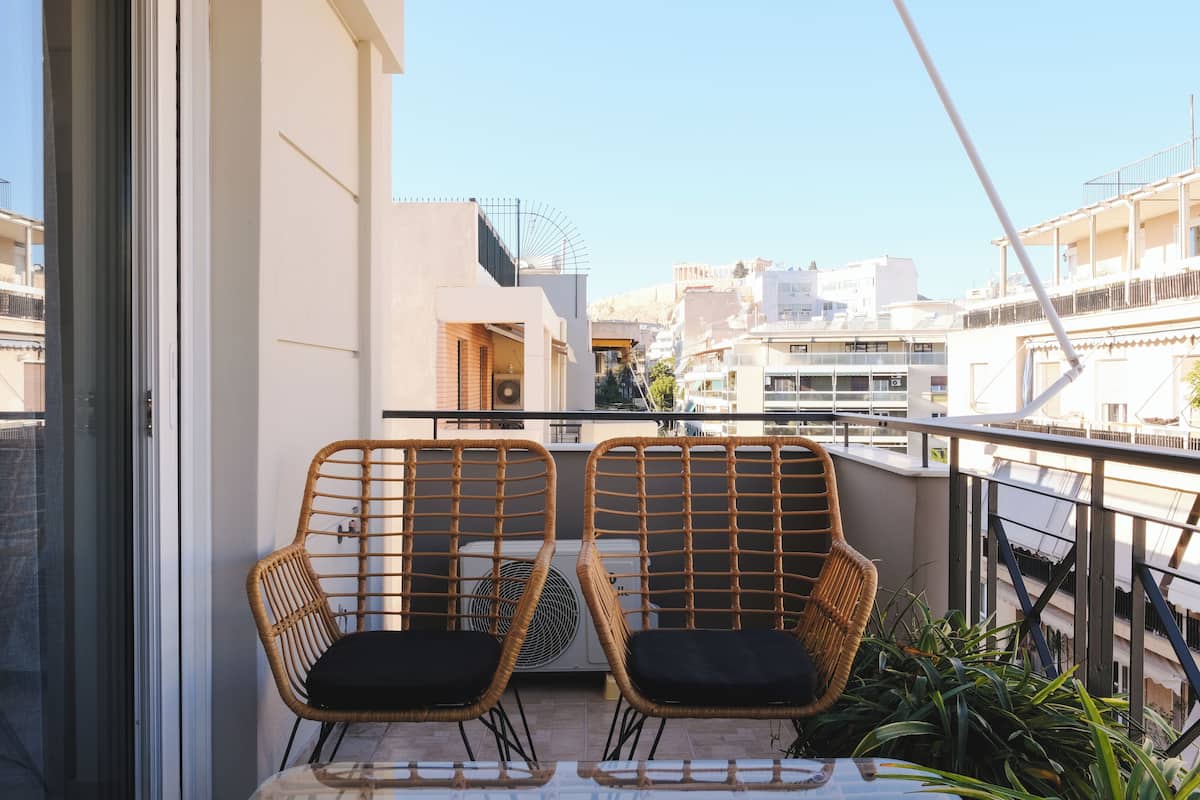 1BR Higher Floor Apartment (45 sqm) with Partial Acropolis View | Quang cảnh ban công