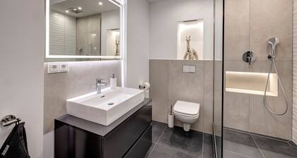 Luxusapartment, 140qm, Top-Lage, zwei Parkplätze
