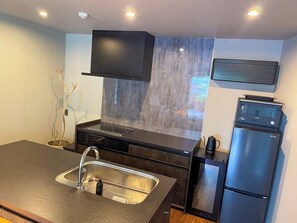 Fridge, microwave, stovetop, electric kettle