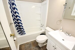 Apartment | 1 bedroom, Internet - 1 Bedroom Apartment Close to Notre Dame 1309 6 (South Bend)