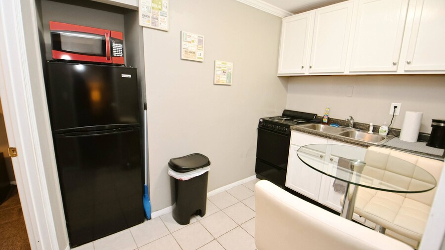 1 Bedroom Apartment Close to Notre Dame 1309 6
