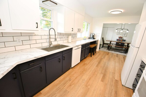 House | 5 bedrooms, Internet