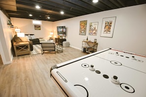 House | 5 bedrooms, Internet