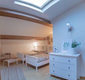 3 bedrooms, iron/ironing board, free WiFi, bed sheets - Charming 3-bedroom apartment in delightful Cannes with AC, WiFi (Cannes)