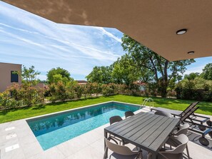 Villa | Pool | Indoor pool, outdoor pool