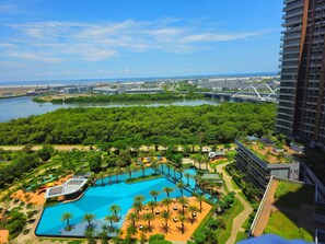 Superior Studio, 1 King Bed, Balcony, Sea View | Free minibar, individually decorated, individually furnished - Apartment Gold Coast PIK by MYsweethome (Jakarta)