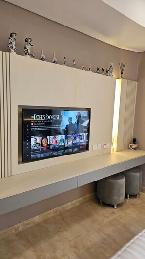 Articles gratuits dans le mini-bar, décoration personnalisée