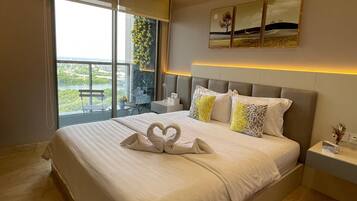 Superior Studio, 1 Katil Raja (King), Balcony, Sea View | Bar mini percuma, Wi-fi percuma