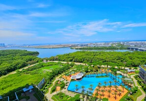 Superior Studio, 1 Katil Raja (King), Balcony, Sea View | Bar mini percuma, Wi-fi percuma