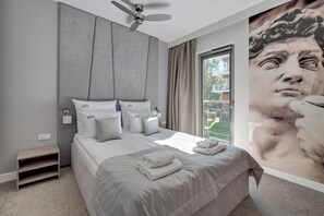 Family Apartment | Hypo-allergenic bedding, individually decorated, individually furnished - Waterlane Riverside - SPA, Pool, Gym & Parking by Downtown Apartments (Gdansk)