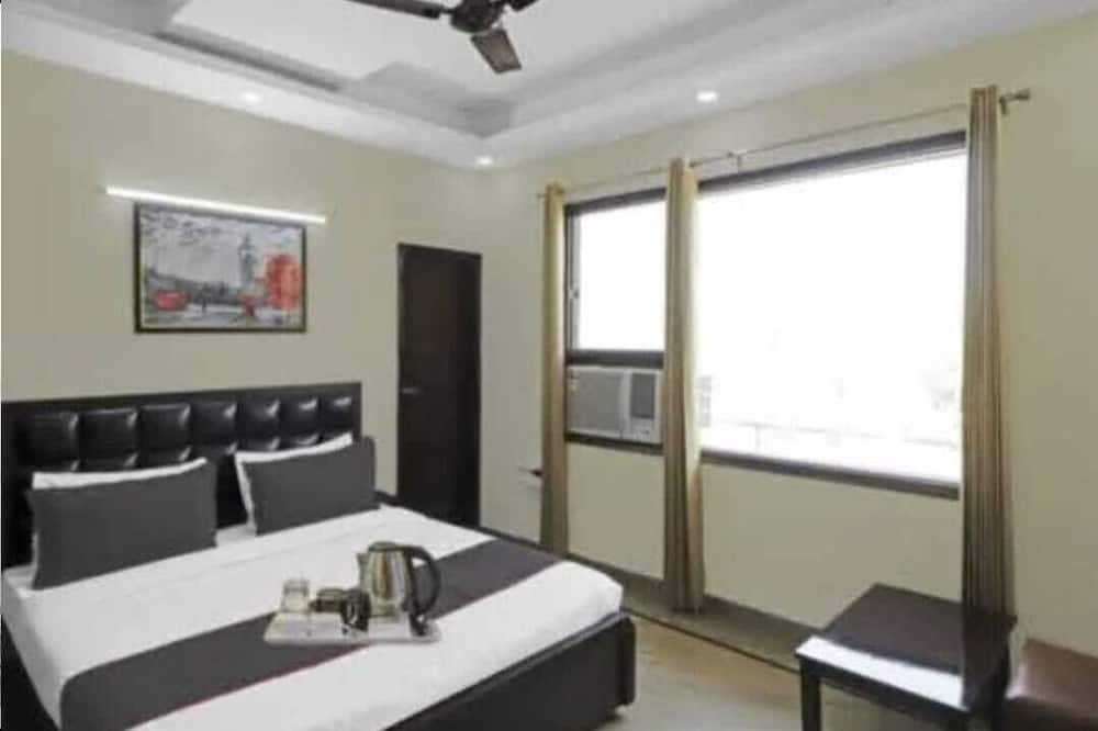 HOTEL 79
