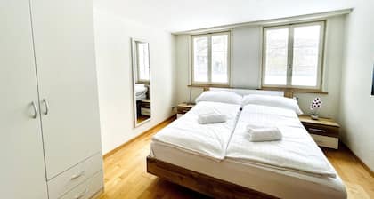 Beautiful Old Building Apartment In The Center