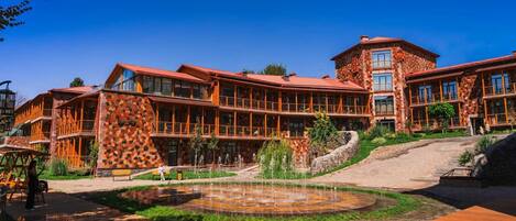 Fachada da propriedade