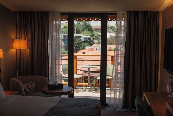 Standard Single Room | 1 bedroom, minibar, individually decorated, individually furnished