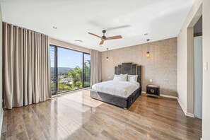 4 室のベッドルーム、アイロン / アイロン台、旅行用ベビーベッド、WiFi