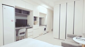 Desk, laptop workspace, soundproofing, free WiFi