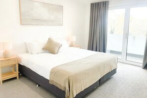 4 Schlafzimmer, Bügeleisen/Bügelbrett, kostenloses WLAN, Bettwäsche