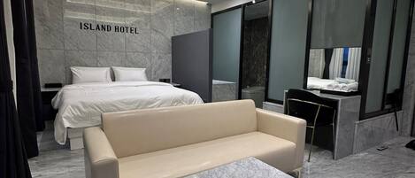 Bureau, espace de travail pour ordinateur portable, rideaux occultants