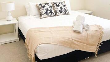 2 dormitorios, tabla de planchar con plancha, wifi gratis y ropa de cama