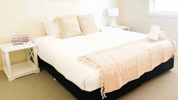 2 bedrooms, iron/ironing board, travel cot, free WiFi