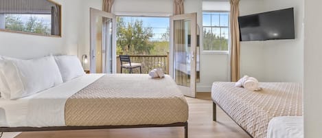 4 habitaciones, tabla de planchar con plancha, wifi y ropa de cama