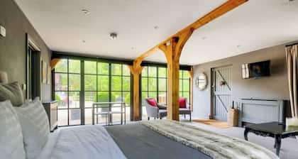 Idyllic Cottage in the heart of The South Downs