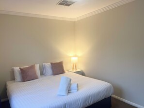 2 Schlafzimmer, Bügeleisen/Bügelbrett, kostenloses WLAN, Bettwäsche