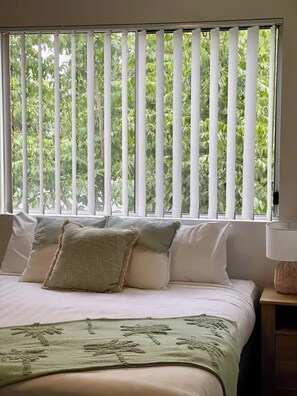 3 slaapkamers, een strijkplank/strijkijzer, gratis wifi, beddengoed