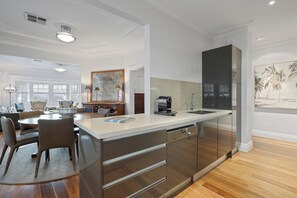 Fridge, microwave, oven, stovetop - The Bay Retreat - Neutral Bay (Neutral Bay)