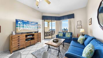 Signature Condo, 2 Bedrooms, Balcony, Beach View | Living room