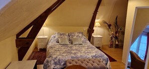 2 soverom, strykejern/-brett, wi-fi og sengetøy