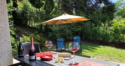 Detached, cool, sunny and quiet cottage with large garden