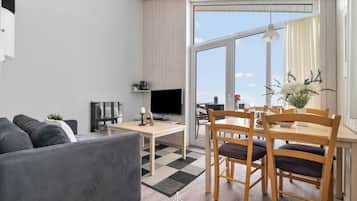 Fernseher, Kamin, DVD-Player, Stereoanlage