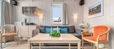 TV, fireplace, DVD player, stereo