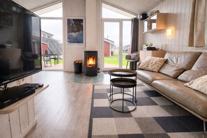 TV, fireplace, DVD player, stereo