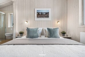 Unclassified image, 4 of 37, button