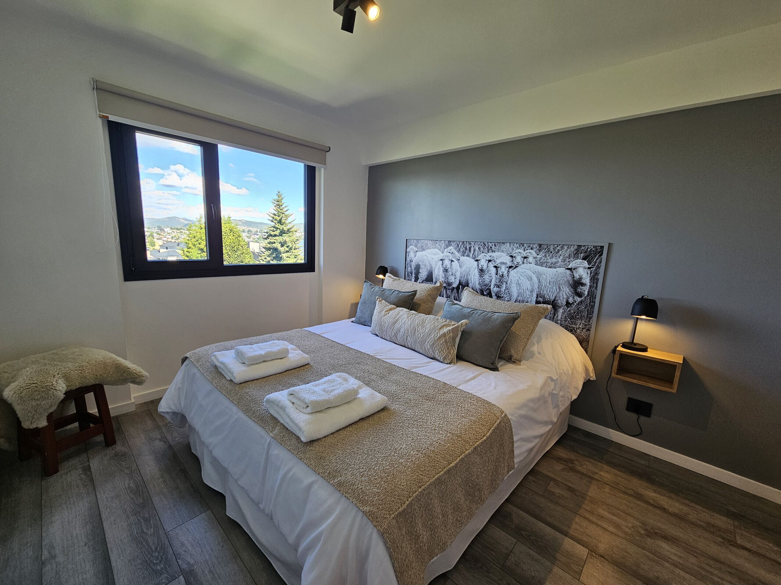 Fer et planche à repasser, Wi-Fi gratuit, draps fournis