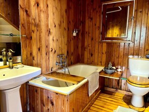 Haartrockner, Handtücher, Seife, Toilettenpapier