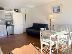 Interior - Cozy studio near the beach, Le Lavandou (Le Lavandou)