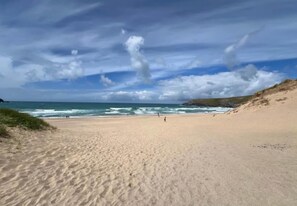 Chalet | Beach - Pet Friendly Coastal Chalet Retreat in Newquay (Newquay)