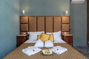 Comfort-Zimmer, Stadtblick | Allergikerbettwaren, Daunenbettdecken, Betten mit Memory-Foam-Matratzen