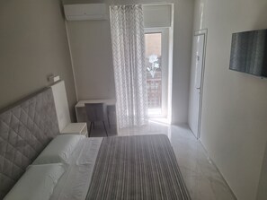 Comfort Double Room | Desk, laptop workspace, free WiFi