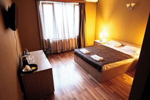 Desk, laptop workspace, free WiFi - Darchi Palace  (Tbilisi)