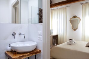 Classic-Zimmer, Stadtblick | Badezimmer
