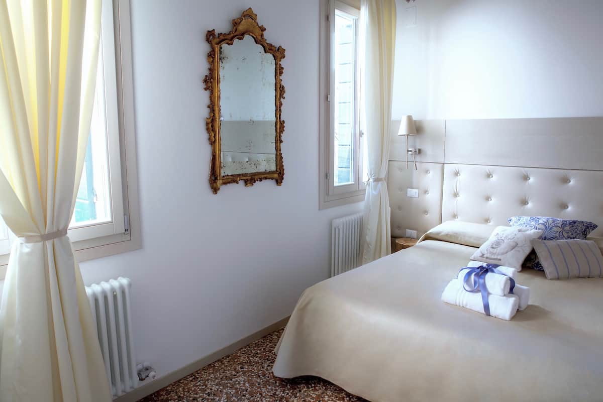 Classic Double or Twin Room | In-room safe, soundproofing, free WiFi
