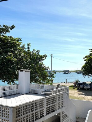 Property grounds - Sea view apartment with private access to the beach. (Armacao do Pântano do Sul Florianópolis)
