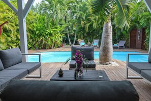 Outdoor pool, a heated pool - VILLA MORGANITE all comforts, a stone's throw from the sea (Saint-François)