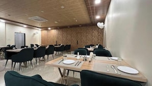 Restaurant - Hotel Kavana (Varanasi)